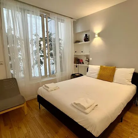 Sentier Montorgueil Mobility Lease